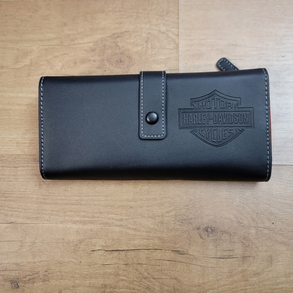 Harley-Davidson Handbags - Harley Davidson Leather Trifold Wallet